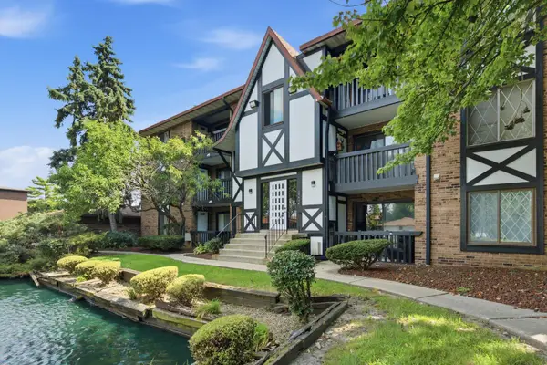 13616 Royal Court #208, Crestwood, IL 60418