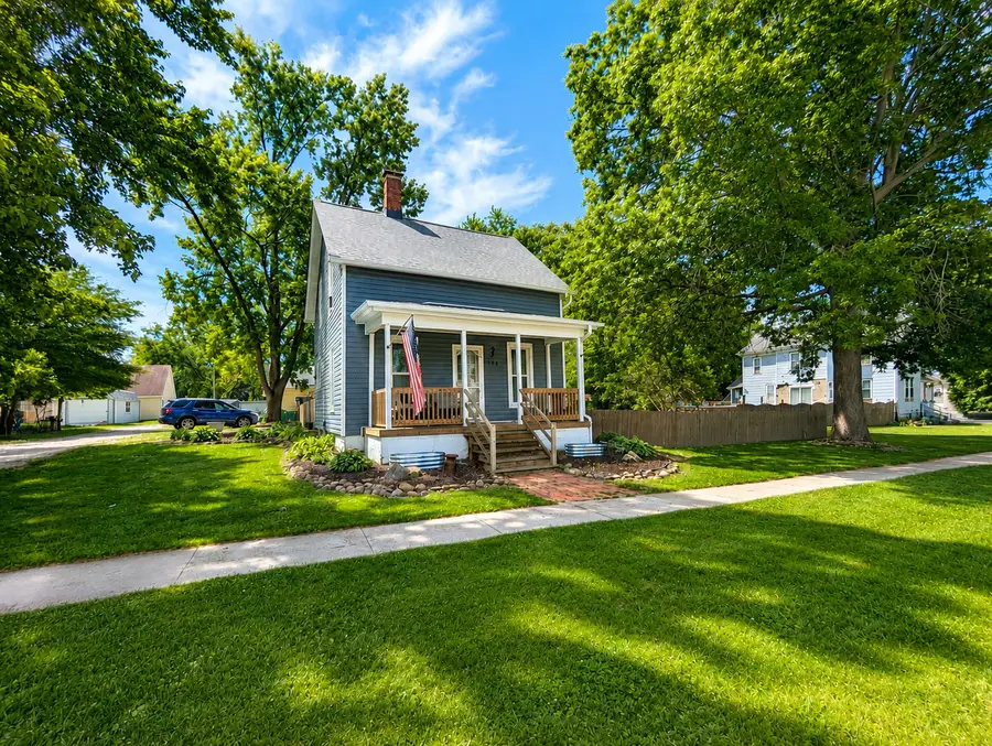 144 W Lincoln Street, Seneca, IL 61360 - #2