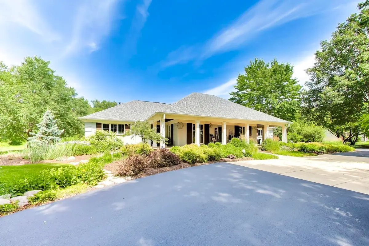 38W064 Tanglewood Drive, Batavia, IL 60510 - #1