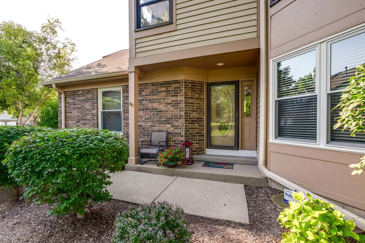 187 Willow Parkway, Buffalo Grove, IL 60089 - #1