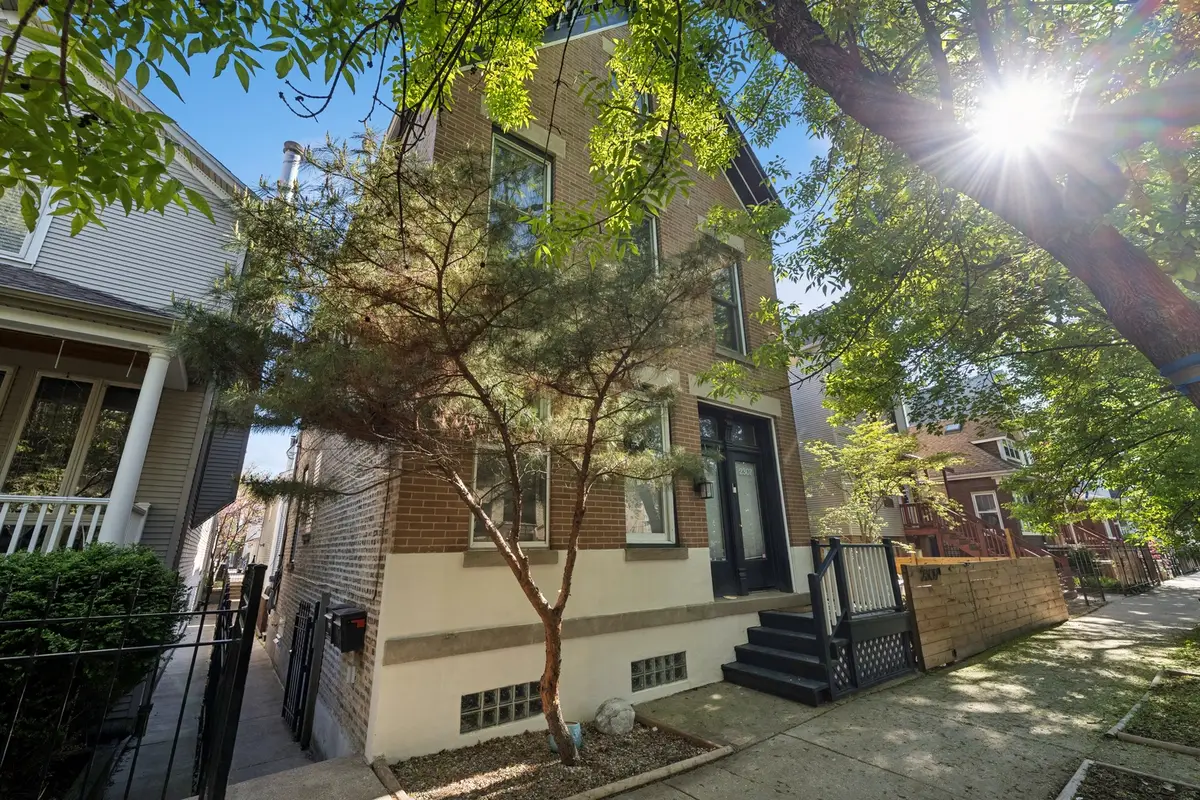 2307 W Melrose Street, Chicago, IL 60618 - #1