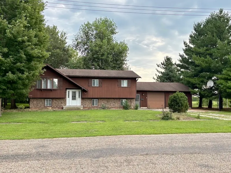 112 Cherry Street, Carthage, IL 62321 - #1