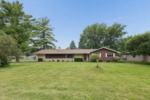 209 Alfred Drive, Sycamore, IL 60178