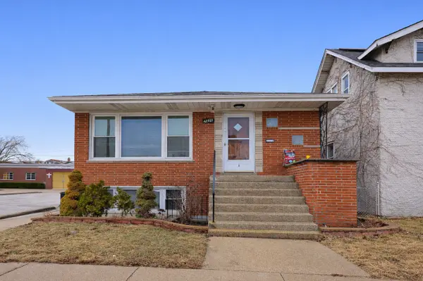 7426 W 62nd Place, Summit, IL 60501