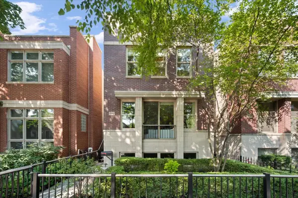 1942 N Wolcott Avenue, Chicago, IL 60622