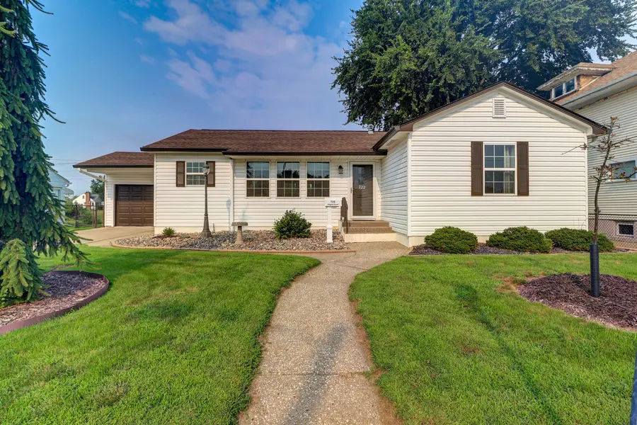 722 Argyle Court, Clinton, IA 52732 - #2