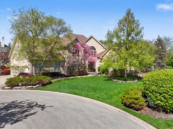 1745 Sundrop Circle, Highland Park, IL 60035