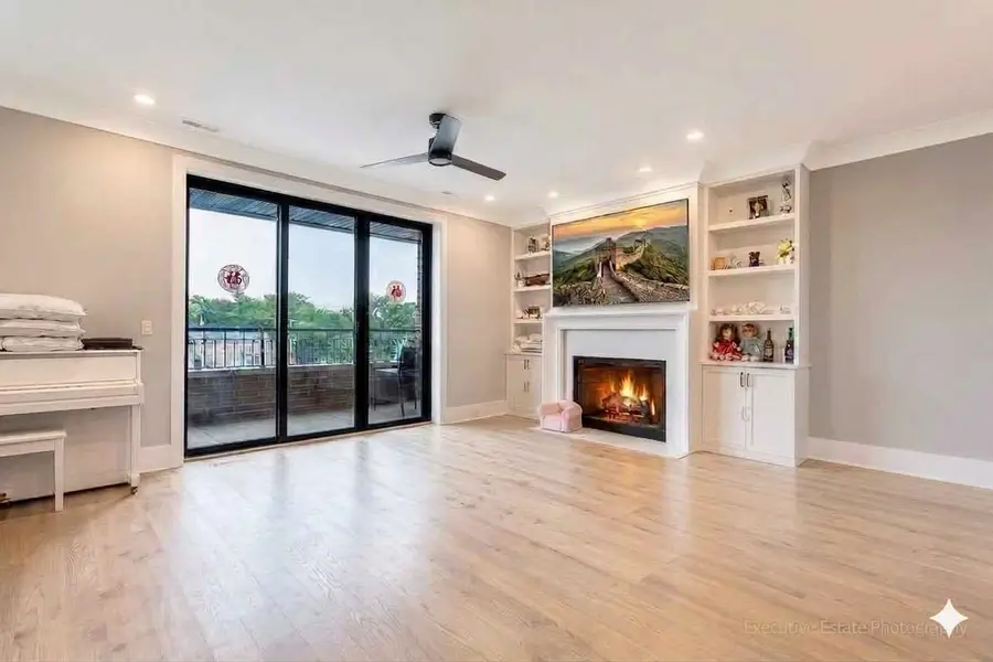 3014 W Montrose Avenue #3W, Chicago, IL 60618 - #2