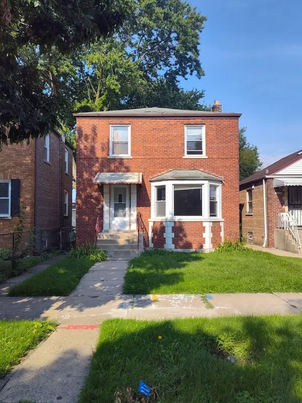 10240 S Forest Avenue, Chicago, IL 60628