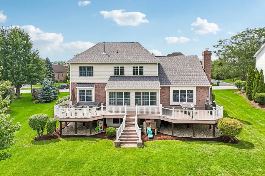 16 Eagle Ridge Drive, Hawthorn Woods, IL 60047 - #2