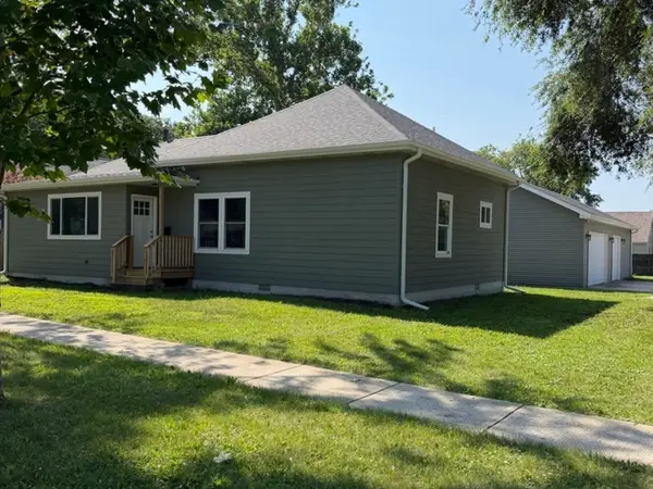 402 E 2nd Street, Gilman, IL 60938