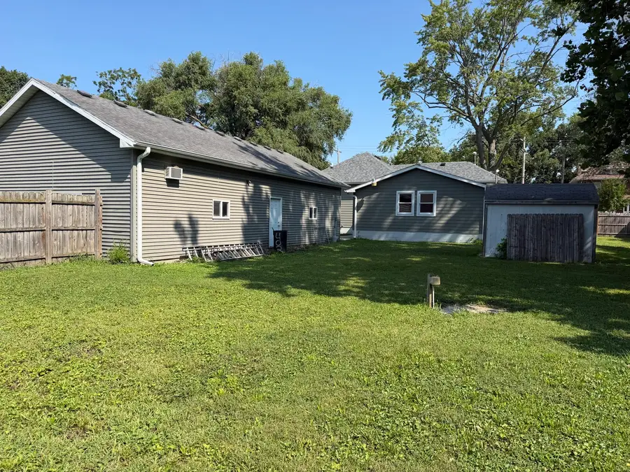 402 E 2nd Street, Gilman, IL 60938 - #2