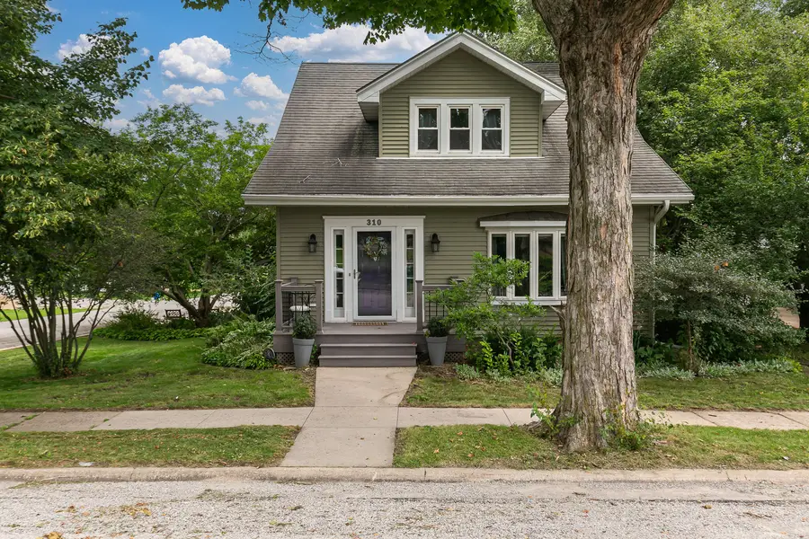 310 Hall Avenue, Lowden, IA 52255 - #2