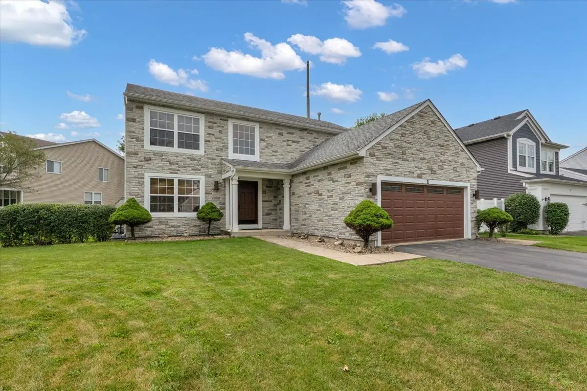 1 Stratford Court, South Elgin, IL 60177 - #1