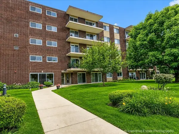 5300 Walnut Avenue #22B, Downers Grove, IL 60515