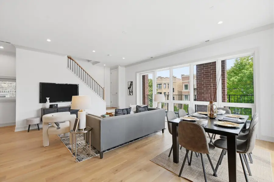 6414 N Francisco Avenue #202, Chicago, IL 60645 - #2