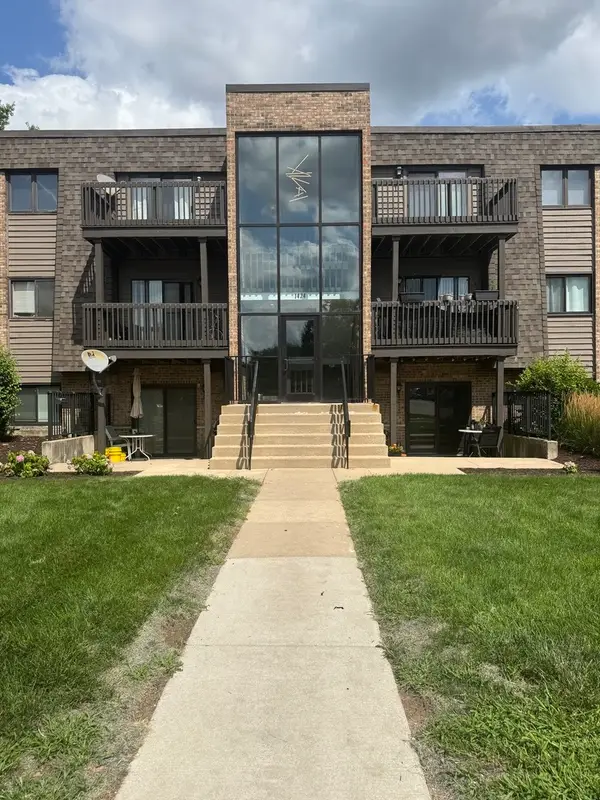1424 Stonebridge Circle #12, Wheaton, IL 60189