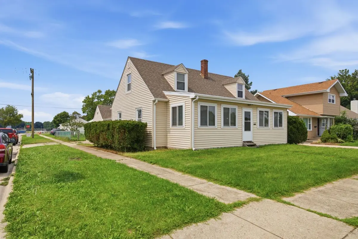 132 S Weston Avenue, Elgin, IL 60123 - #1