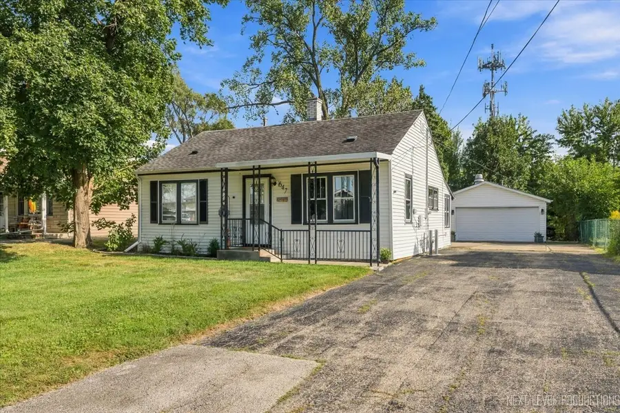 647 E Prairie Avenue, Lombard, IL 60148 - #2