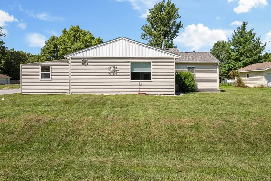 101 E 7th Street, Sherrard, IL 61281 - #3