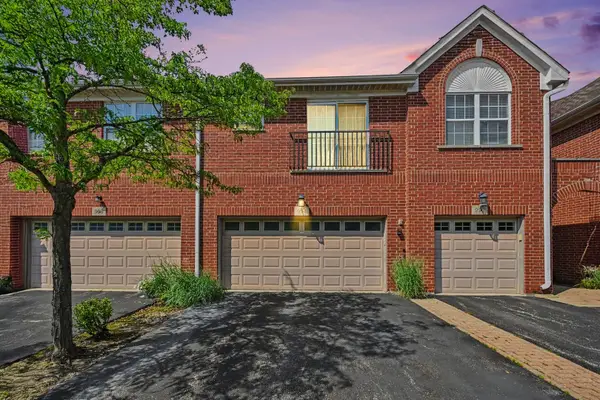 994 Kensington Drive, Northbrook, IL 60062