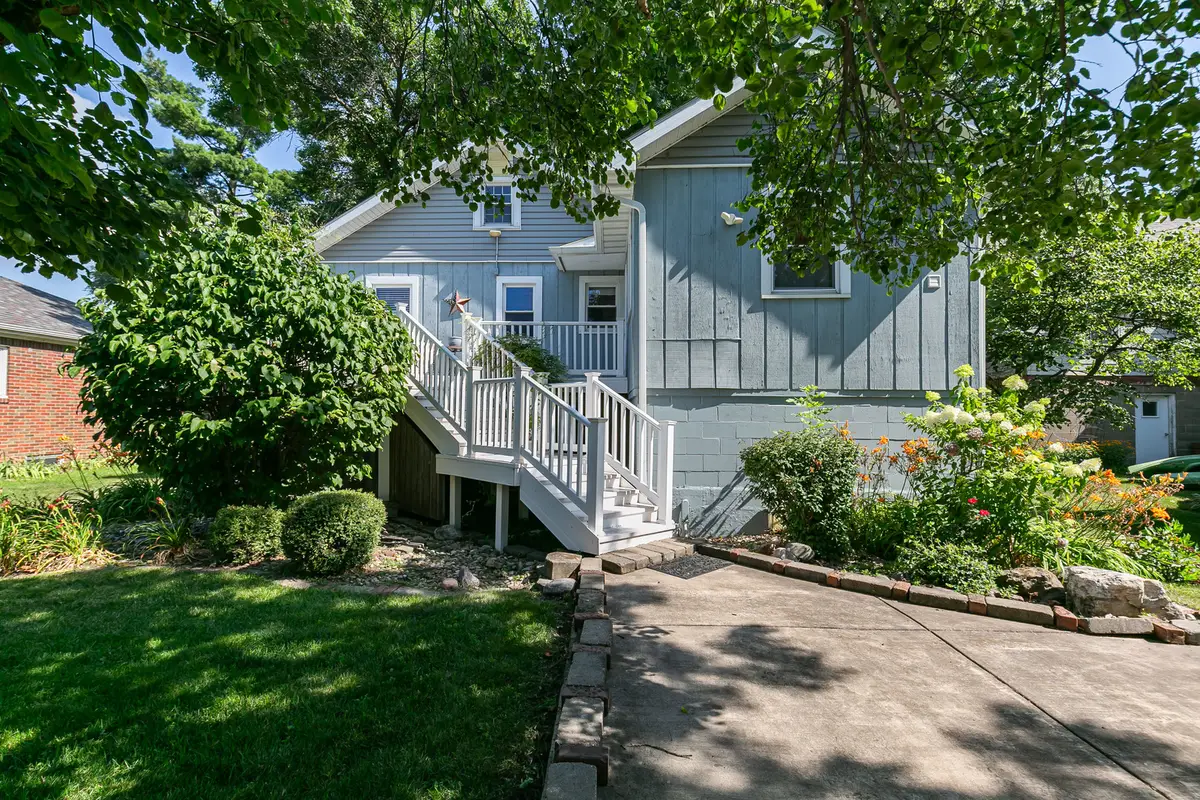 1703 S Shore Drive, Moline, IL 61265 - #1