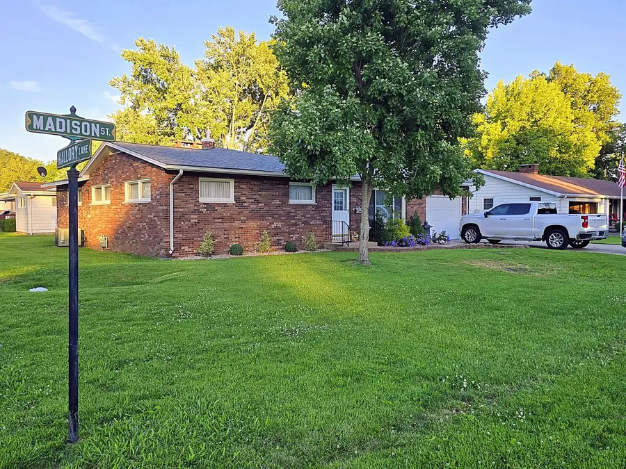 720 S Madison Street, Du Quoin No 3, IL 62832 - #2