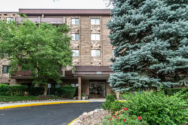 700 Wellington Avenue #409, Elk Grove Village, IL 60007