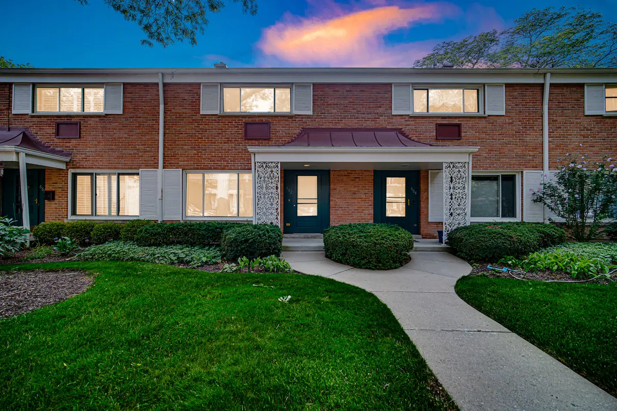 662 Carriage Hill Drive, Glenview, IL 60025 - #1