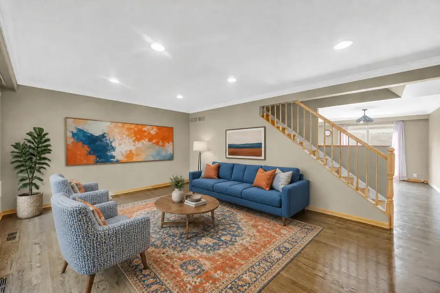 662 Carriage Hill Drive, Glenview, IL 60025 - #3