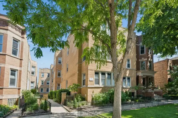 1930 W Addison Street #1S, Chicago, IL 60613