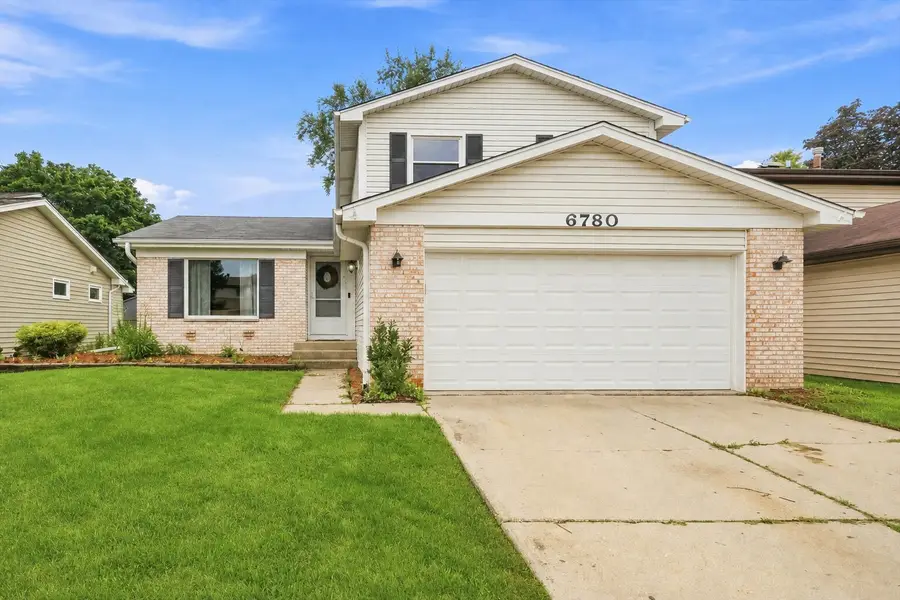 6780 Redwing Drive, Woodridge, IL 60517 - #2