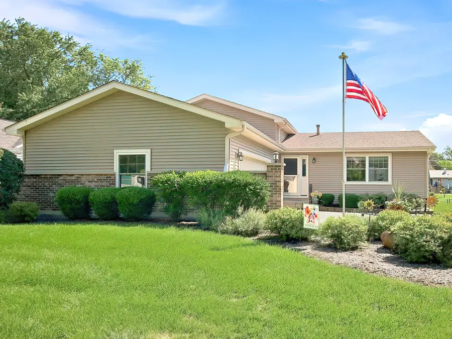447 Gerry Street, Woodstock, IL 60098 - #2