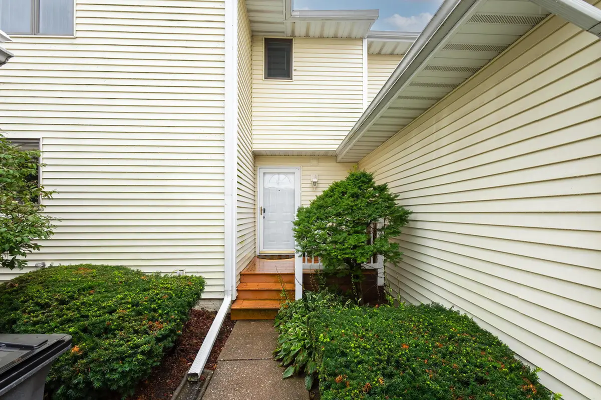 3169 Willowwood Court, Bettendorf, IA 52722 - #1