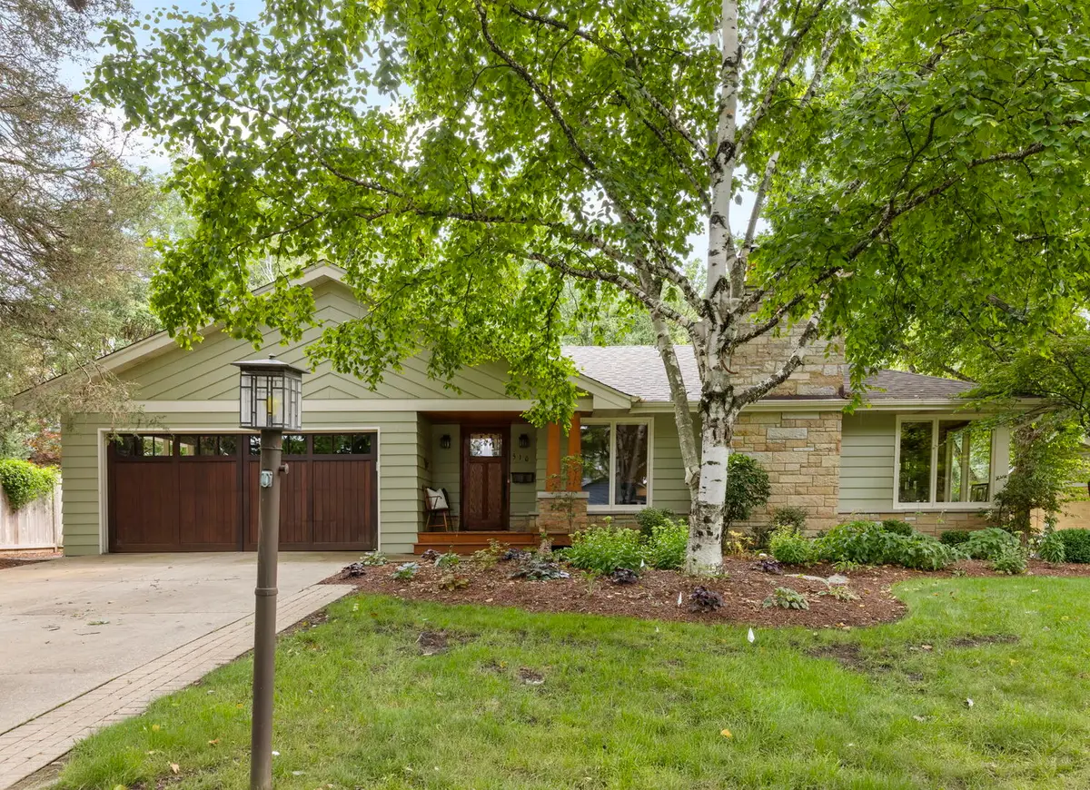 510 W Prairie Avenue, Wheaton, IL 60187 - #1