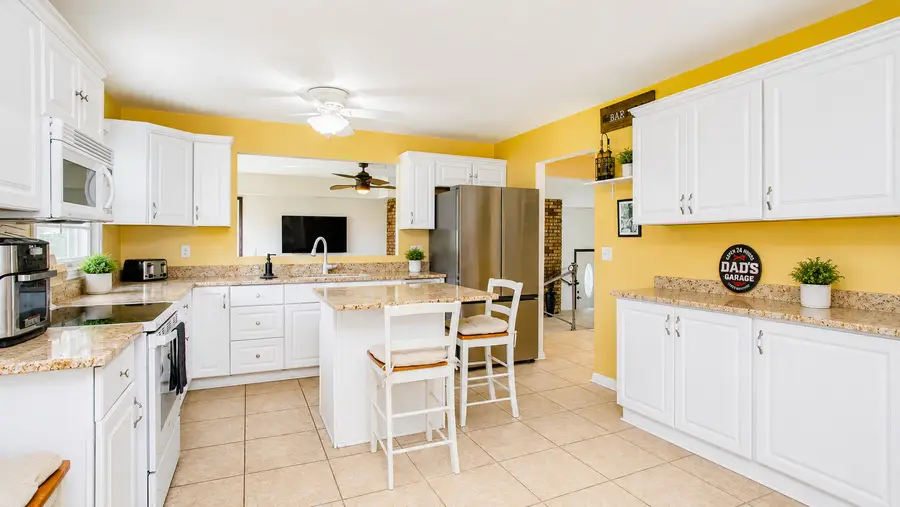 3006 S Elder Lane, Holiday Hills, IL 60051 - #3