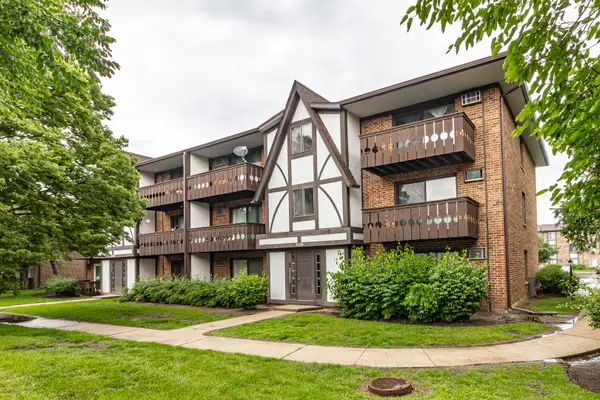 1004 Centurion Lane #4, Vernon Hills, IL 60061