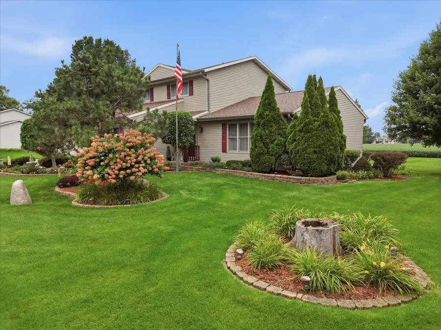 3606 E 20th Street, Sterling, IL 61081 - #3