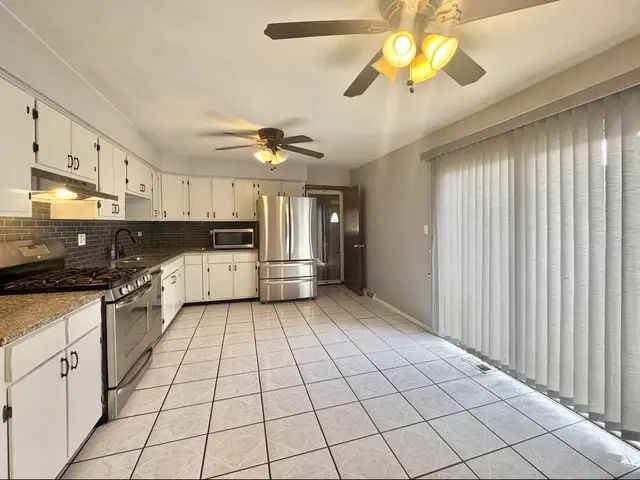 643 N Iowa Avenue, Villa Park, IL 60181 - #2