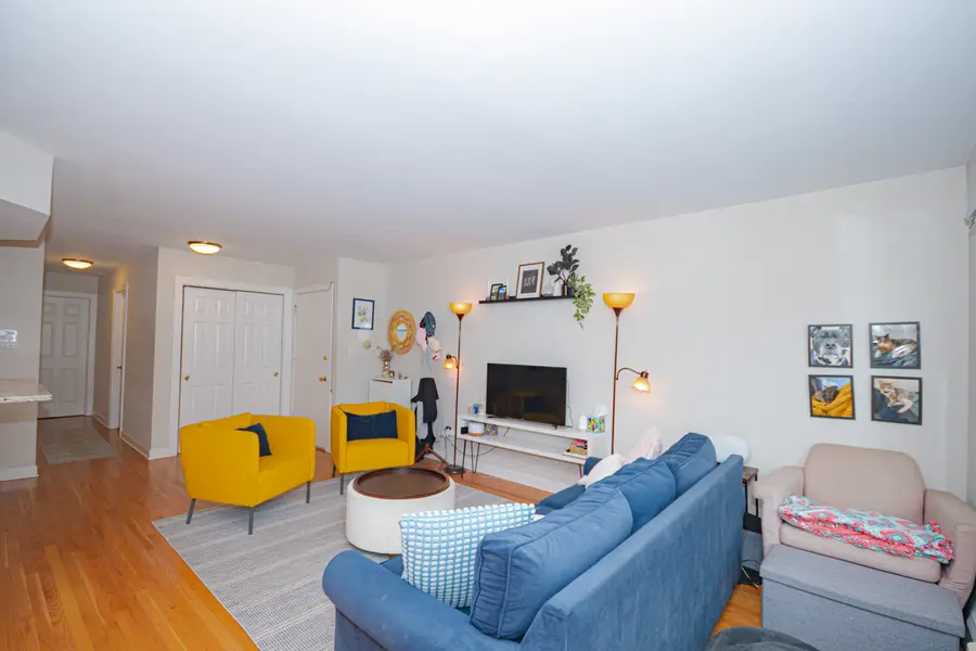 2724 W Berwyn Avenue #2B, Chicago, IL 60625 - #3