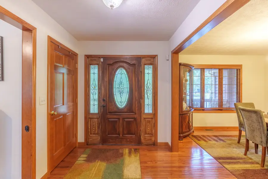 15558 E Country Meadow Road, Mount Vernon, IL 62864 - #2
