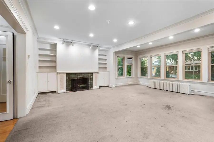 6520 N Fairfield Avenue, Chicago, IL 60645 - #2