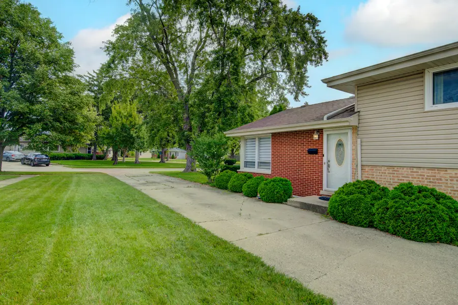 513 W Willow Glen, Addison, IL 60101 - #3