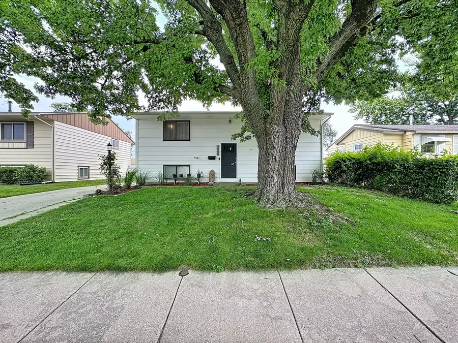 3446 3rd Street A, East Moline, IL 61244 - #2
