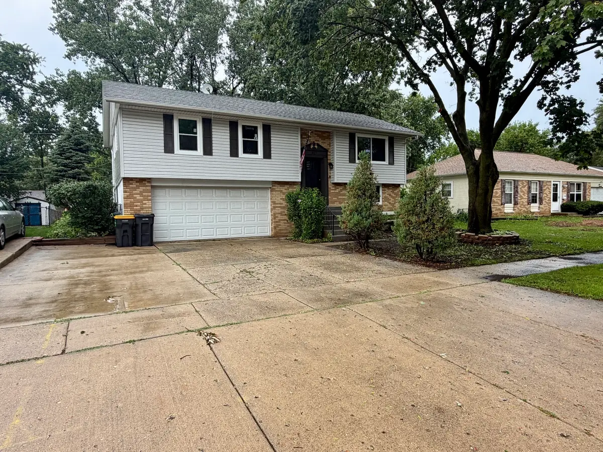 807 Hayward Avenue, Streamwood, IL 60107 - #1