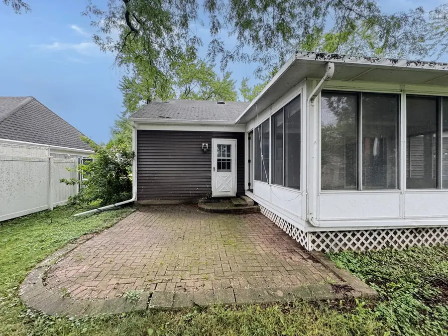 16 Somerset Road, Montgomery, IL 60538 - #2