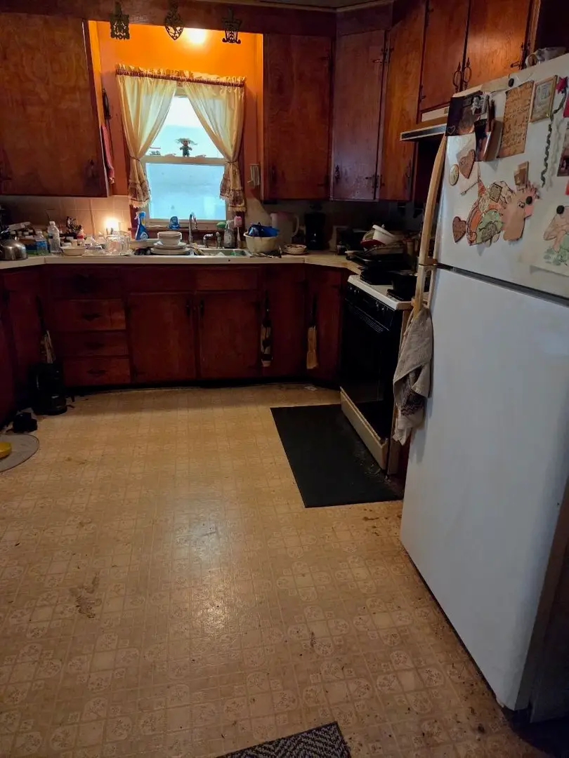 825 Locust Street, Carthage, IL 62321 - #2