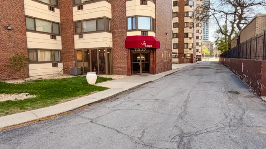 7337 S South Shore Drive #918, Chicago, IL 60649 - #3