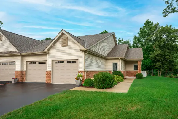 6294 Parks Edge Drive, Loves Park, IL 61111