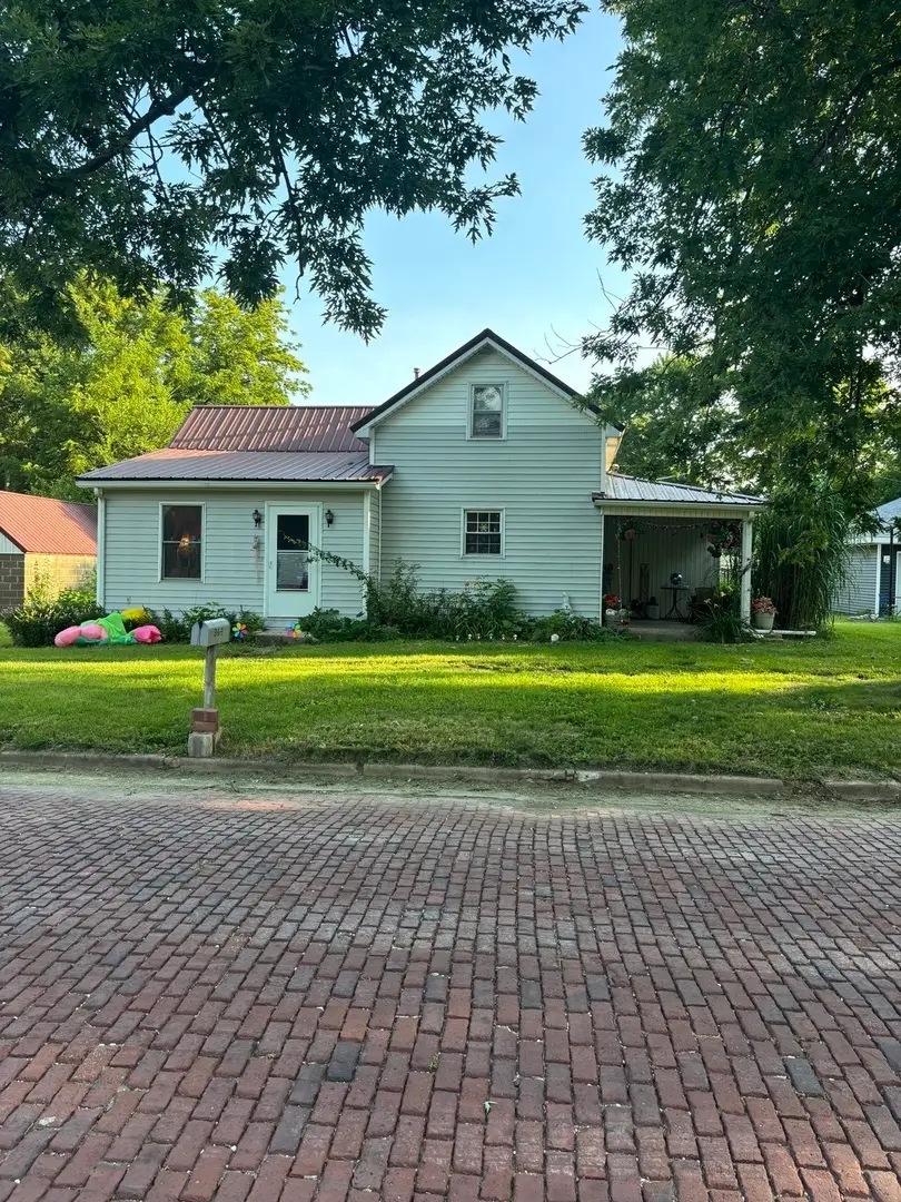 309 E Walnut Street, Piper City, IL 60959 - #1